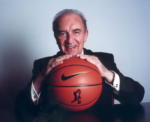 Los clubes acb honran la figura de Eduardo Portela