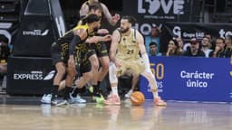 Toko Shengelia, ante Patty Mills