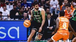 Ricky Rubio con el balón