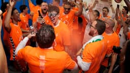 Fiesta 'taronja' en el Palau Blaugrana