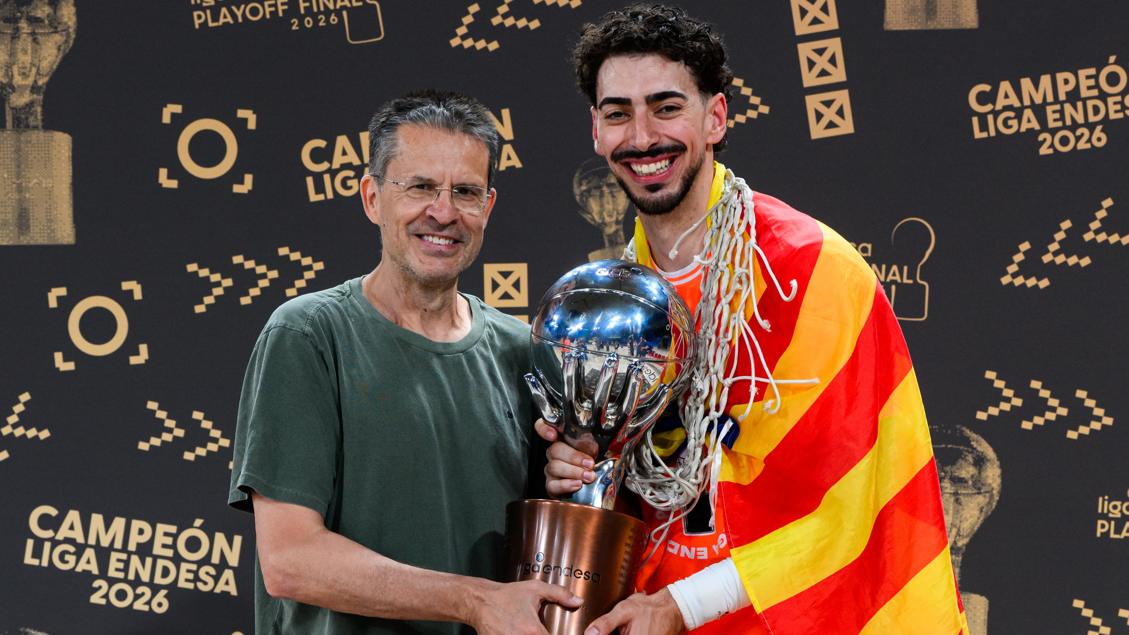Valencia Basket posó en la sesión de campeones