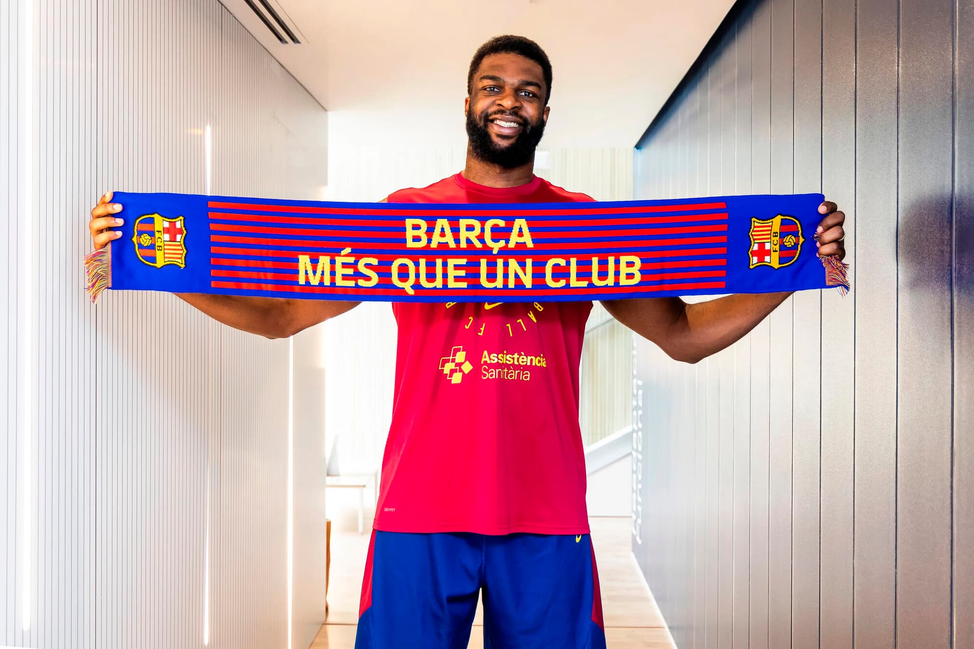Josh Nebo, nuevo jugador azulgrana