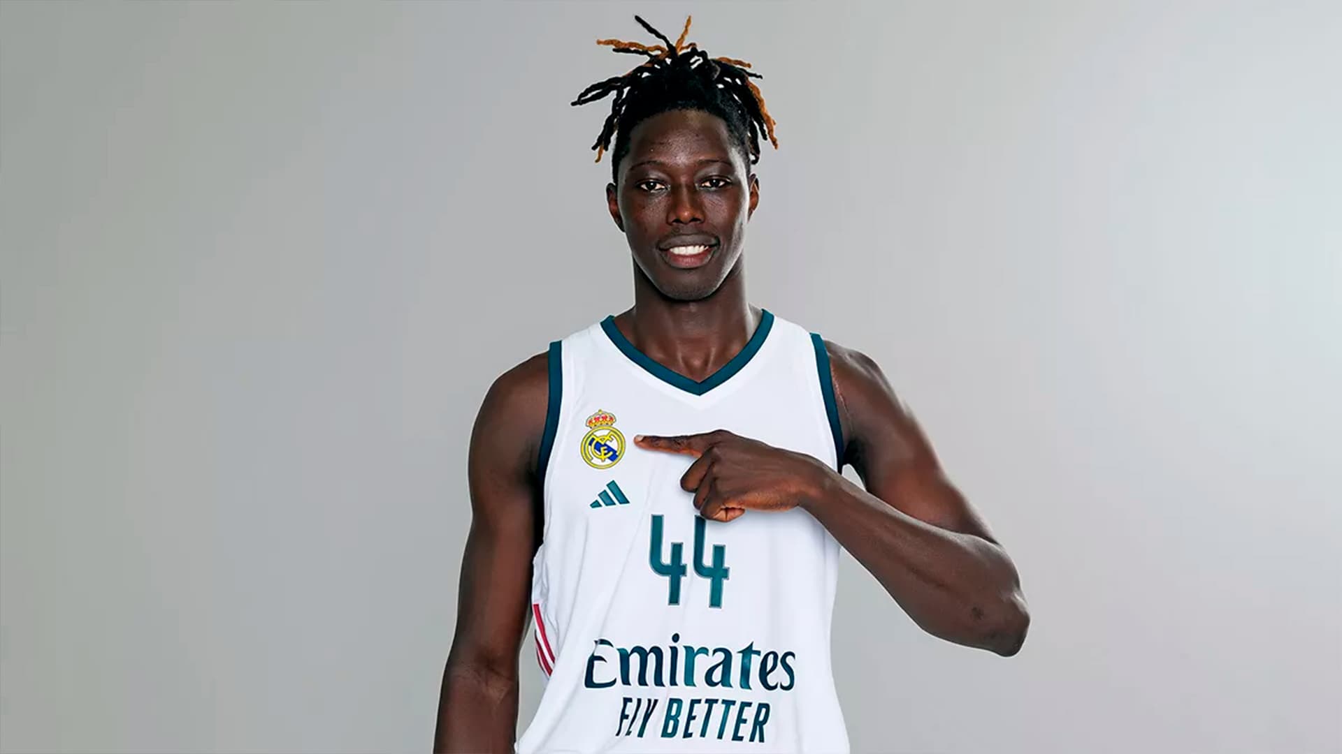 Eli John Ndiaye firma por el Real Madrid para las próximas dos temporadas
