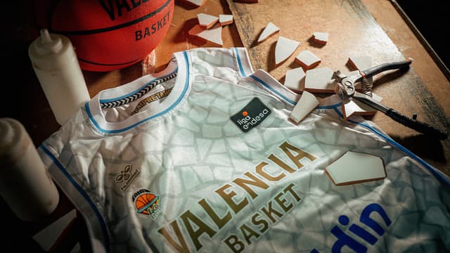 Valencia Basket presenta su tercera equipación