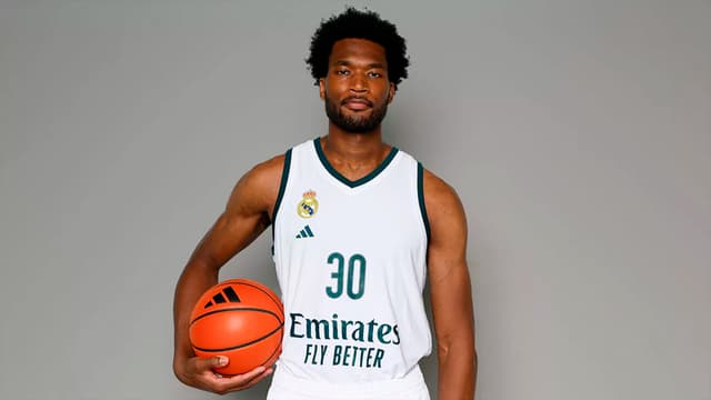 Damian Jones, músculo para la pintura del Real Madrid