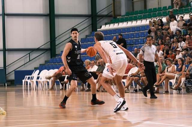 Surne Bilbao arranca la pretemporada con un sólido triunfo