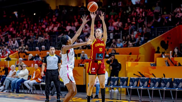 España acelera hacia los cuartos (59-79)