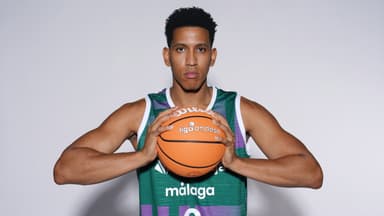 Tyson Pérez, con el balón
