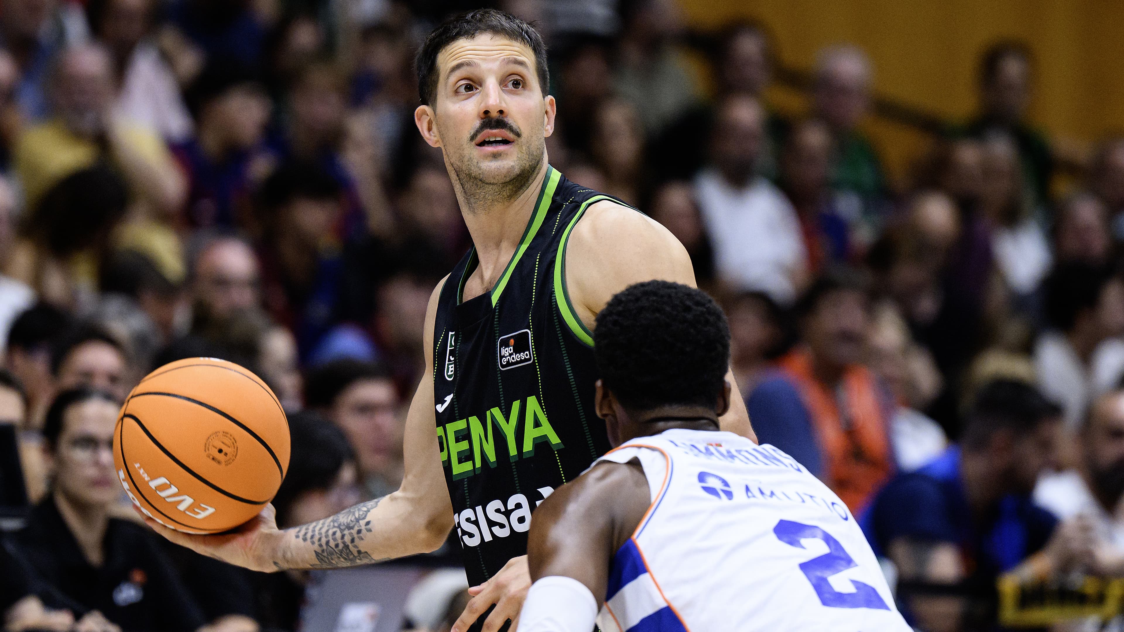 Nico Laprovittola planea la jugada