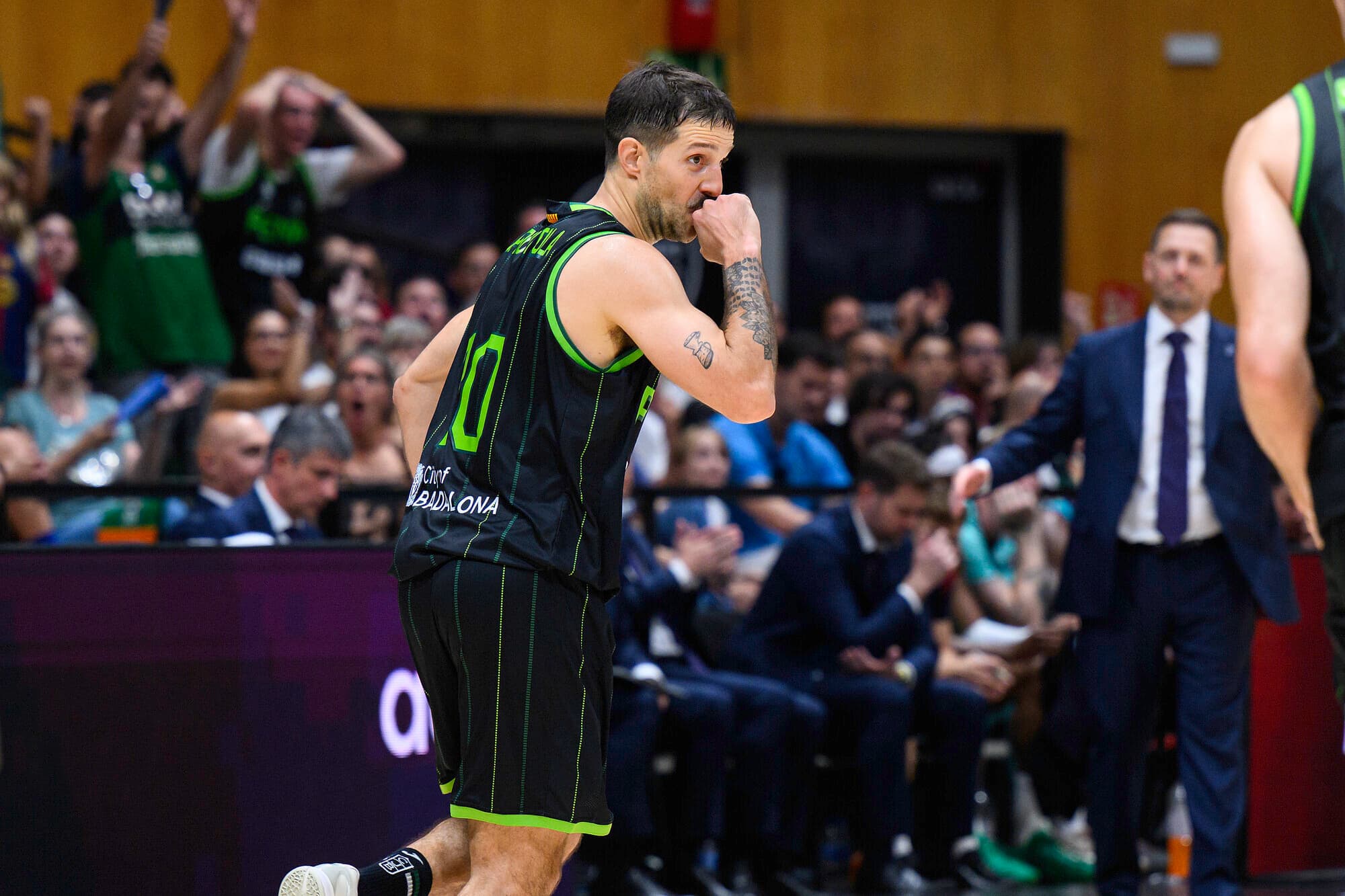 Laprovittola celebra una canasta en la final de la Supercopa Endesa 2026