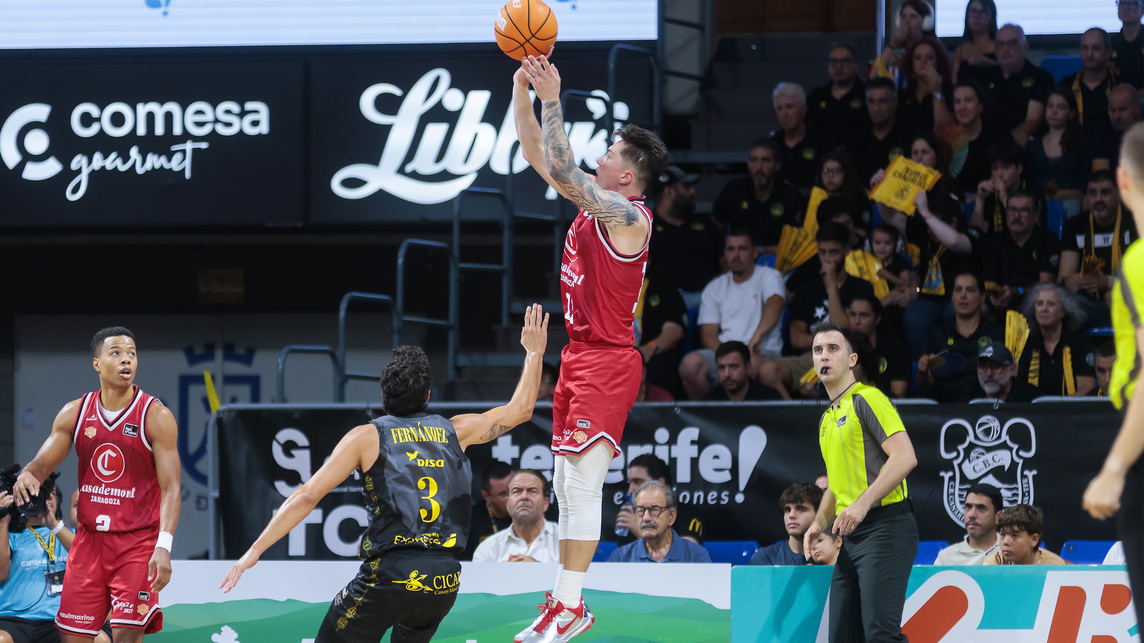 Jaworski se viste de héroe