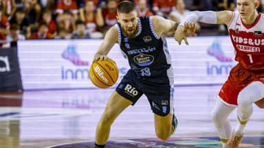 Lance de juego del Kids&Us Manresa-Río Breogán