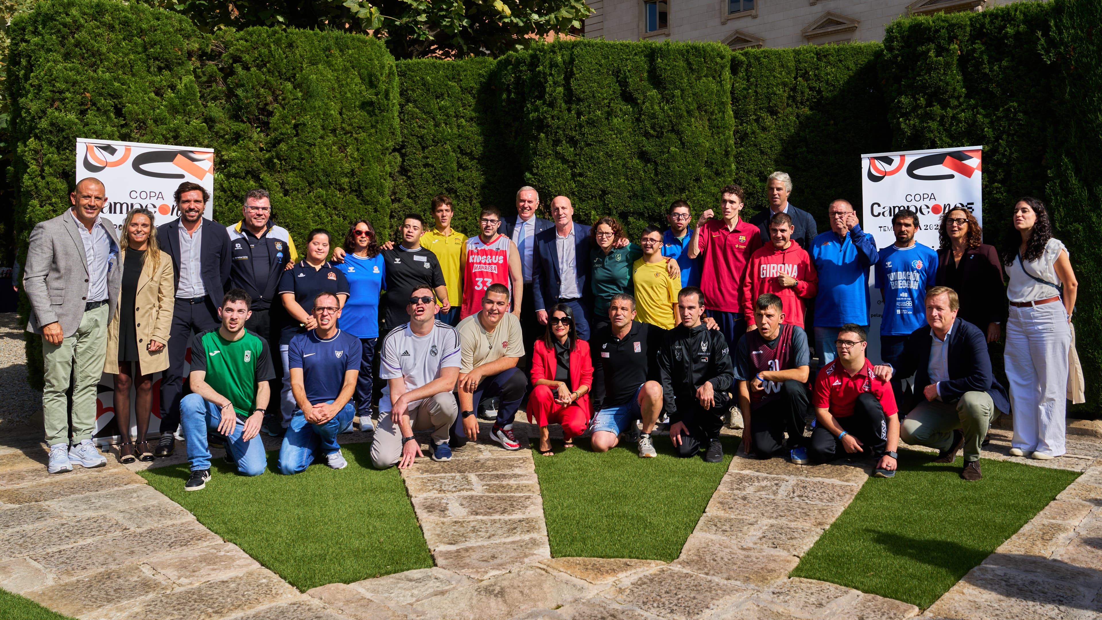 Foto de familia en la presentación de la Copa Campeones