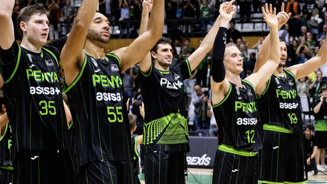ASISA Joventut celebra la victoria ante el Barça