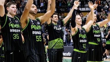 ASISA Joventut celebra la victoria ante el Barça