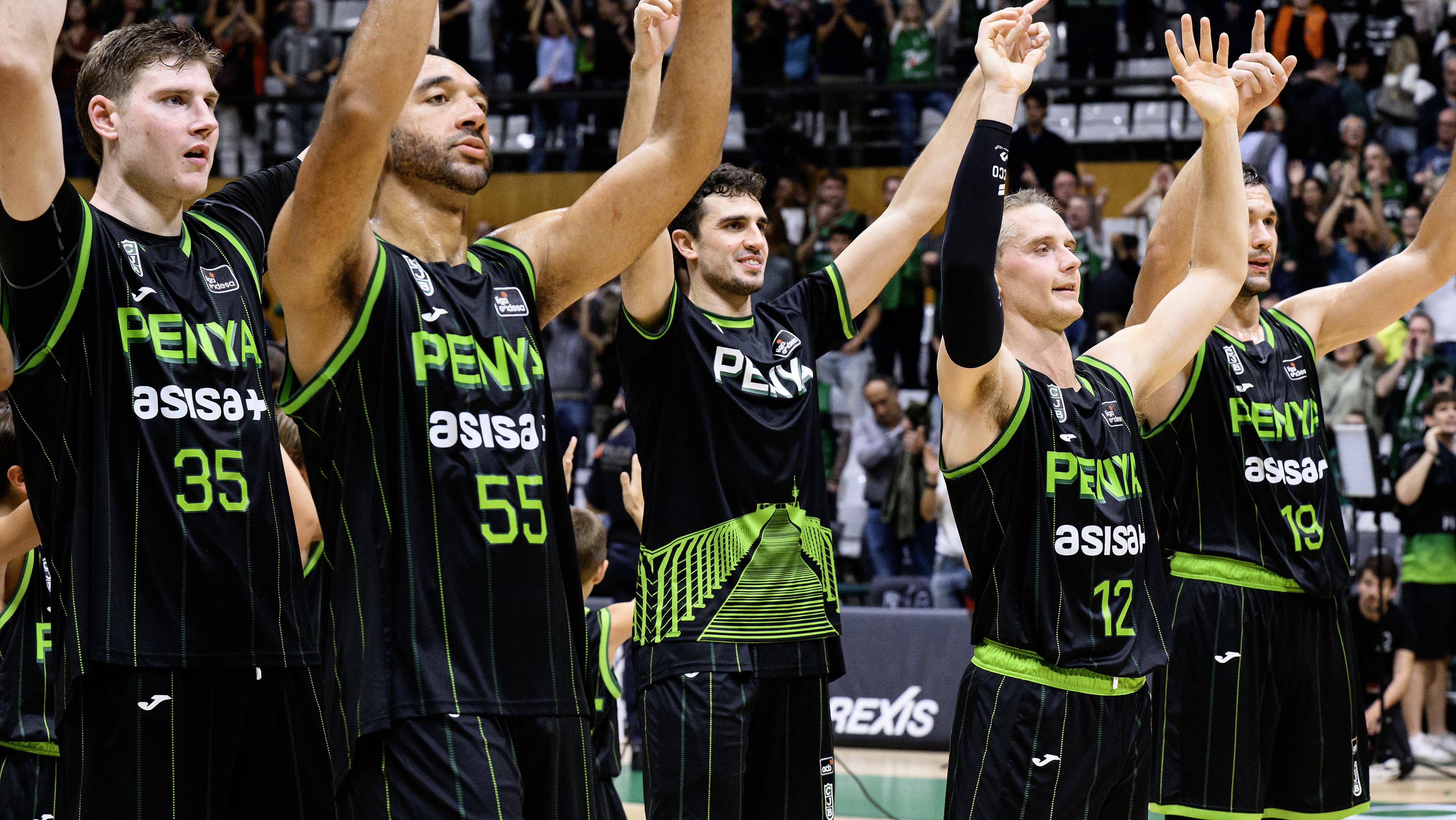 ASISA Joventut celebra la victoria ante el Barça