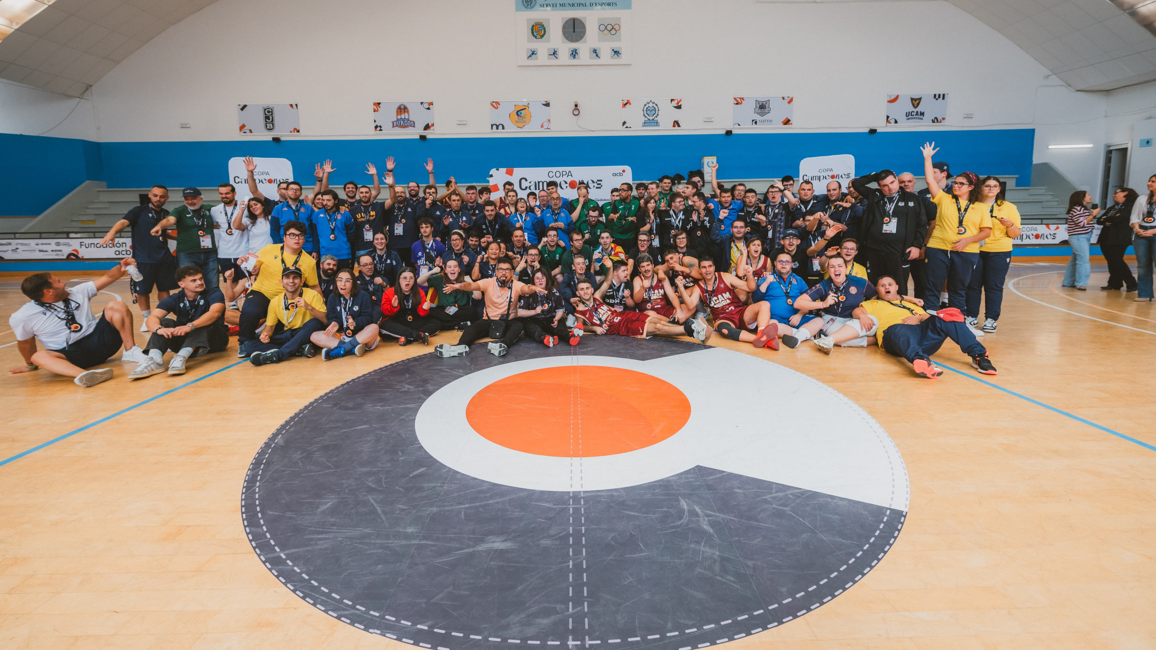 Foto de familia en la Copa Campeones de Badalona