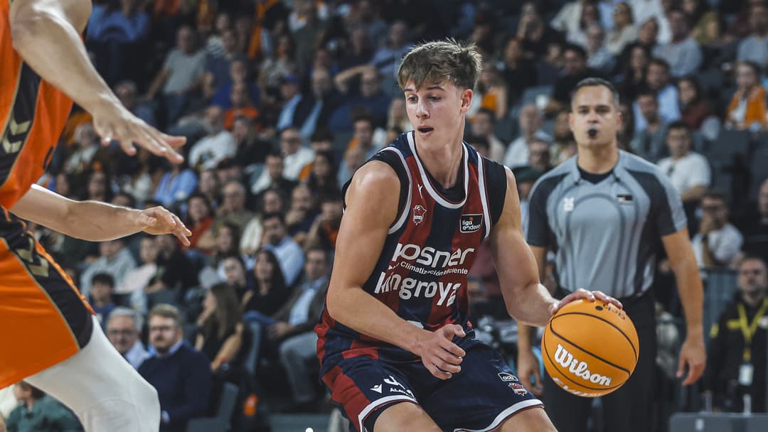 Stefan Joksimovic disputa 32 minutos antes de los 18 años