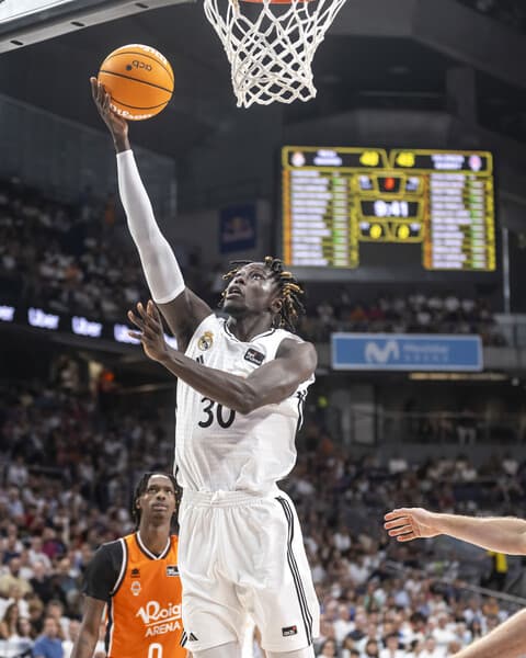 ✌️ El prometedor Eli Ndiaye vuelve al Real Madrid