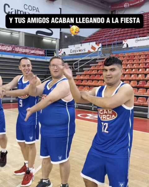 Cuando eres el rey de la pista... 🤪🕺