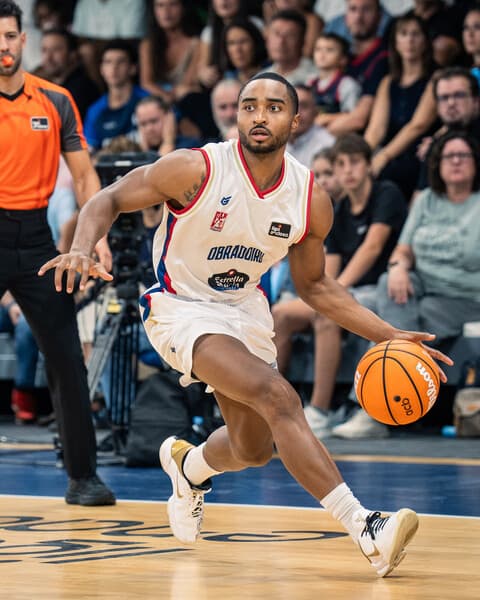 🙌 Brandon CHILDRESS ya lidera en Santiago