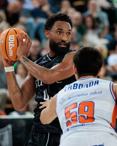 🖤 Darrun HILLIARD mandó el partido a dormir