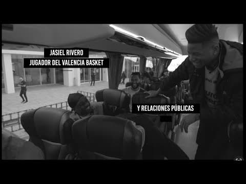 El show de Jasiel Rivero yendo para el 'entrene'
