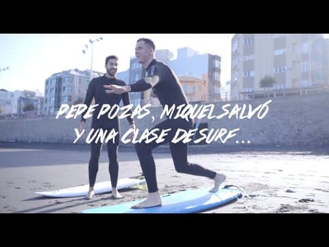 Pepe Pozas, Miquel Salvó y una clase de... Surf