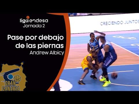 Albicy... ¡entre las piernas!