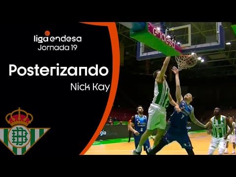 Nick Kay... ¡posterizando!