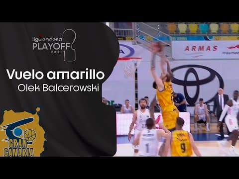 Olek Balcerowski destroza el aro a dos manos