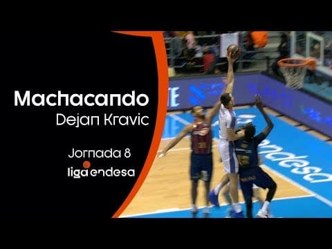 Kravic machaca por encima de Diop