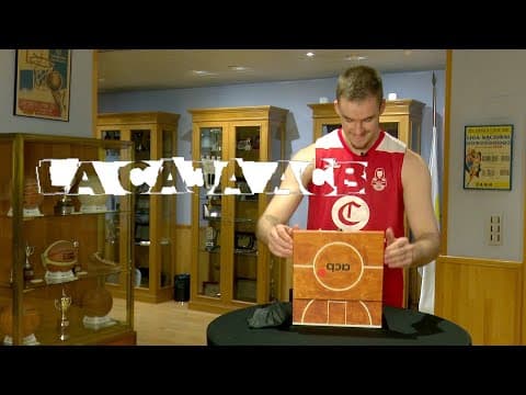 La caja acb con Dino Radoncic