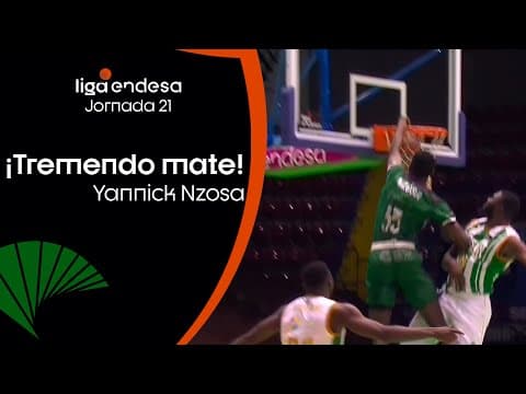 Yannick Nzosa se hace gigante: ¡machaca a una mano!