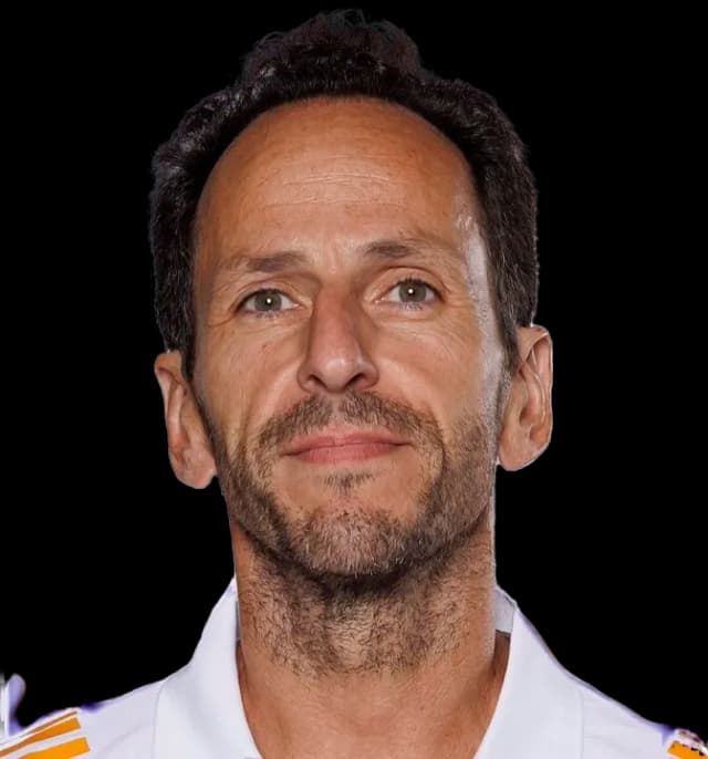 R. Navarro photo