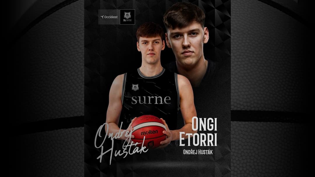 El internacional checo Ondřej Husták firma con Surne Bilbao