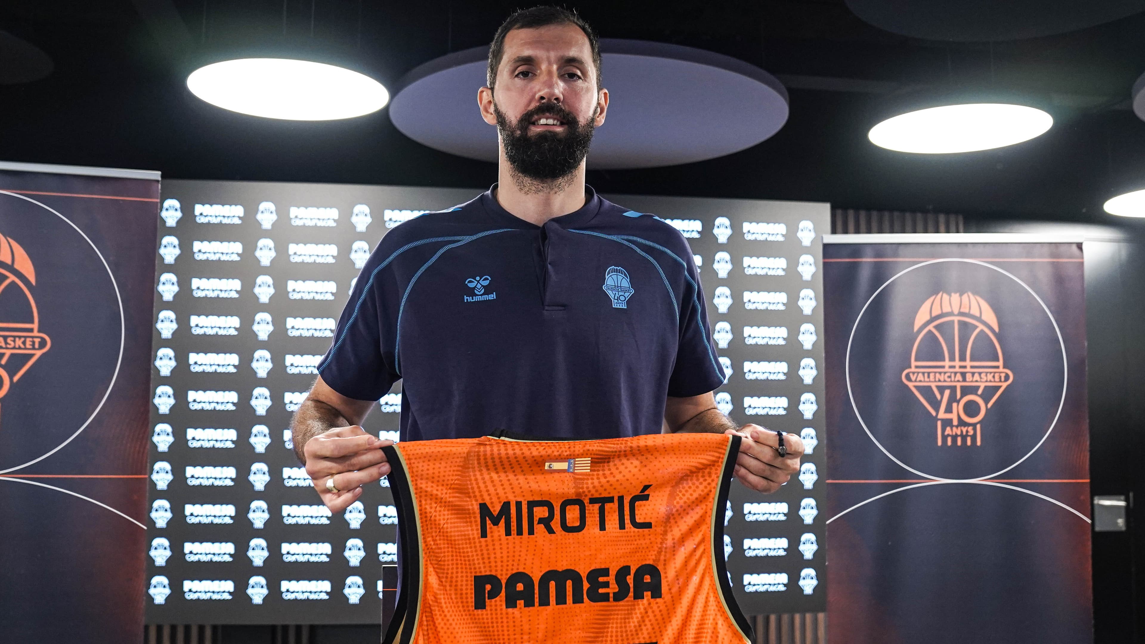 Mirotic muestra la taronja